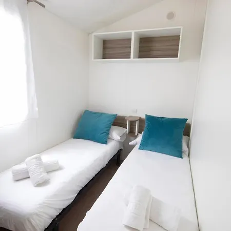 - Latas אתר קמפינג