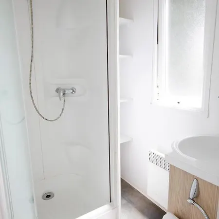 Κάμπινγκ - Latas