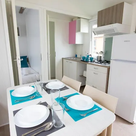 Κάμπινγκ - Latas *